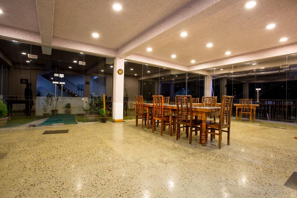 The Tenth Hotel Ella Extérieur photo