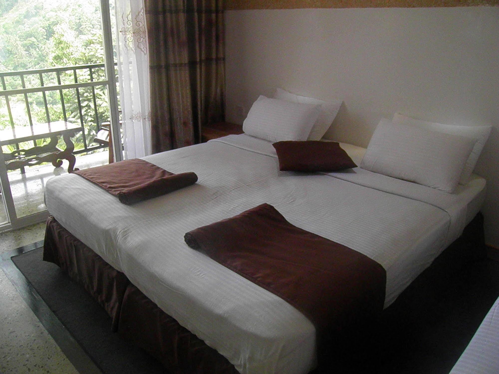 The Tenth Hotel Ella Extérieur photo